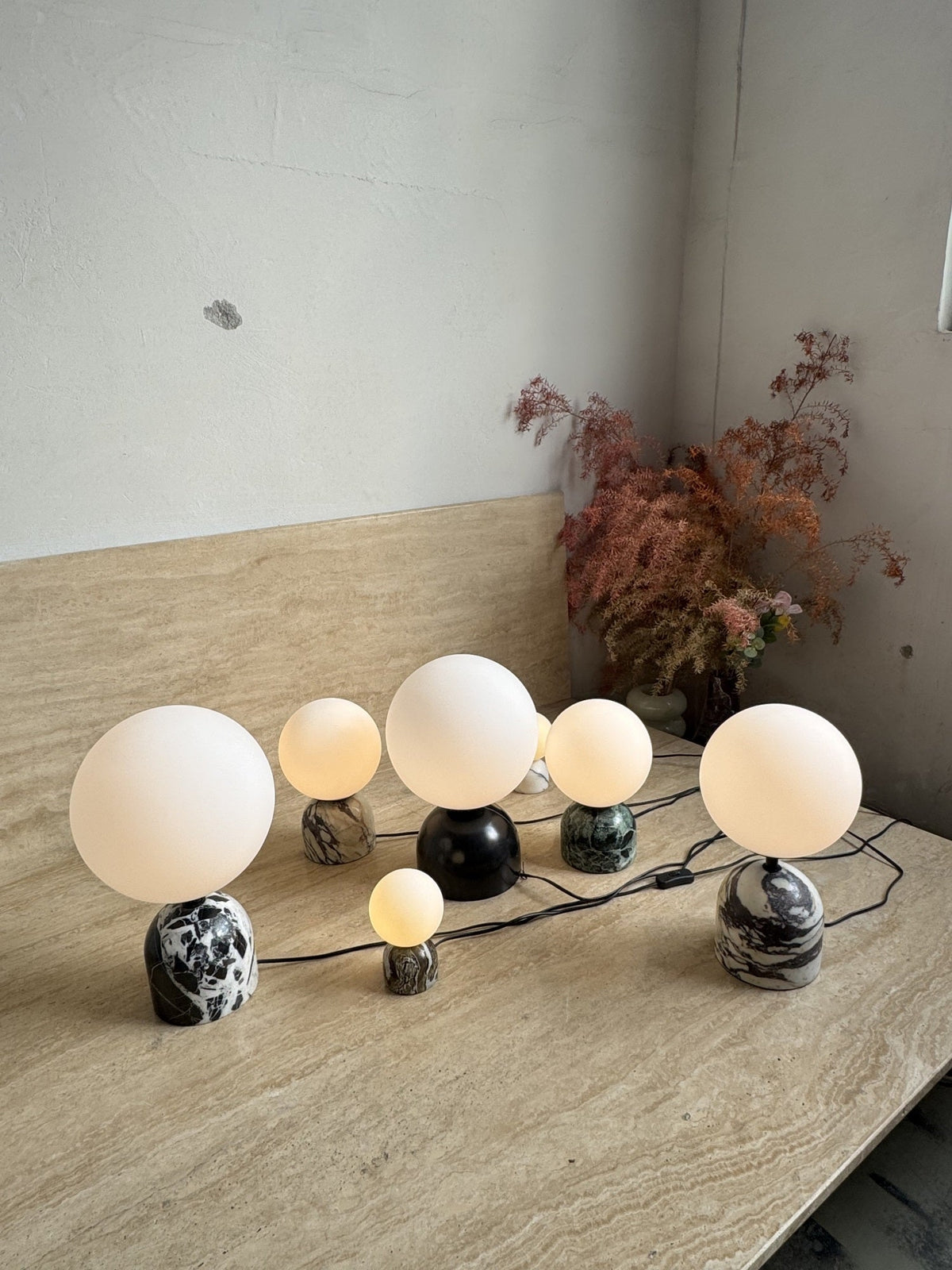 yannick-marble-table-lamp
