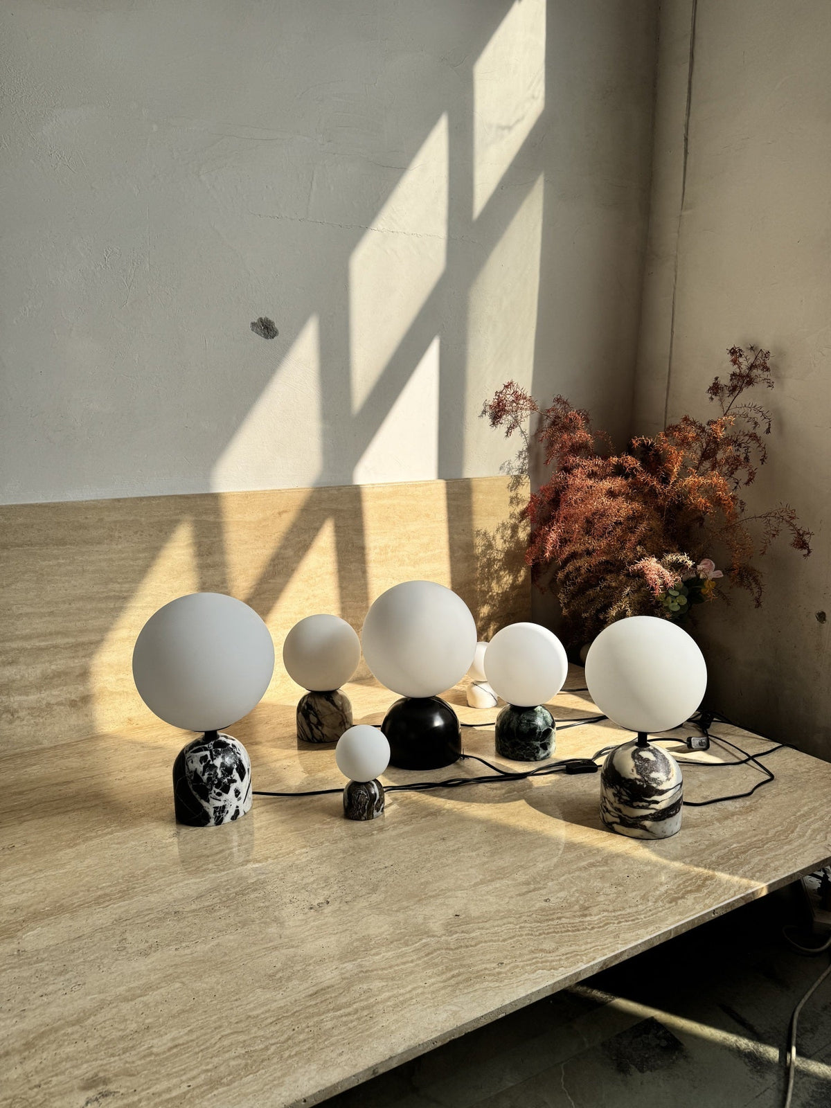 yannick-marble-table-lamp