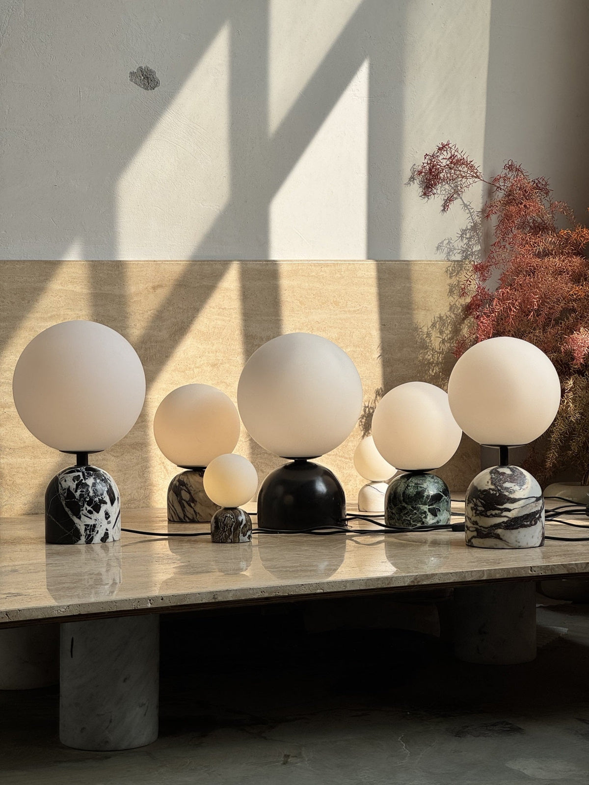 yannick-marble-table-lamp