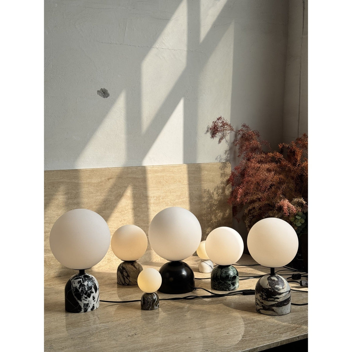 yannick-marble-table-lamp