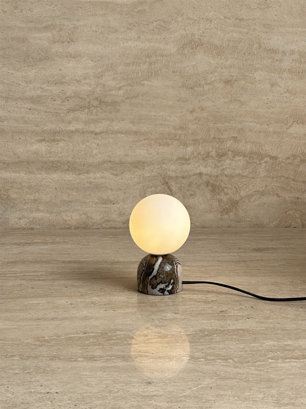 yannick-marble-table-lamp