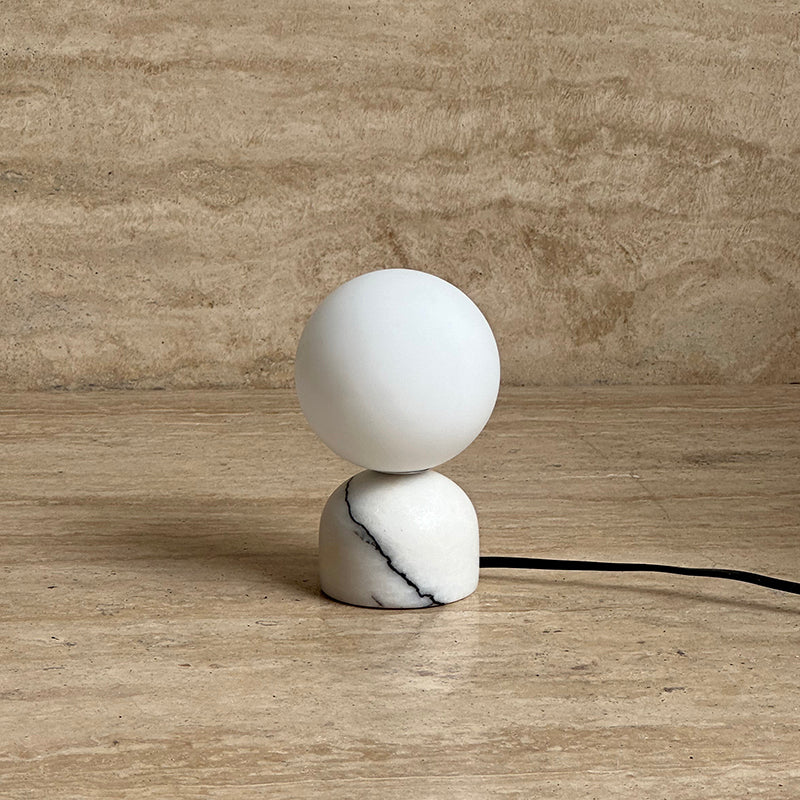 yannick-marble-table-lamp