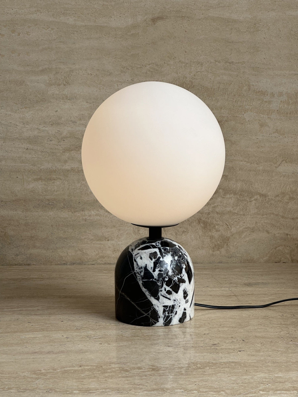 yannick-marble-table-lamp