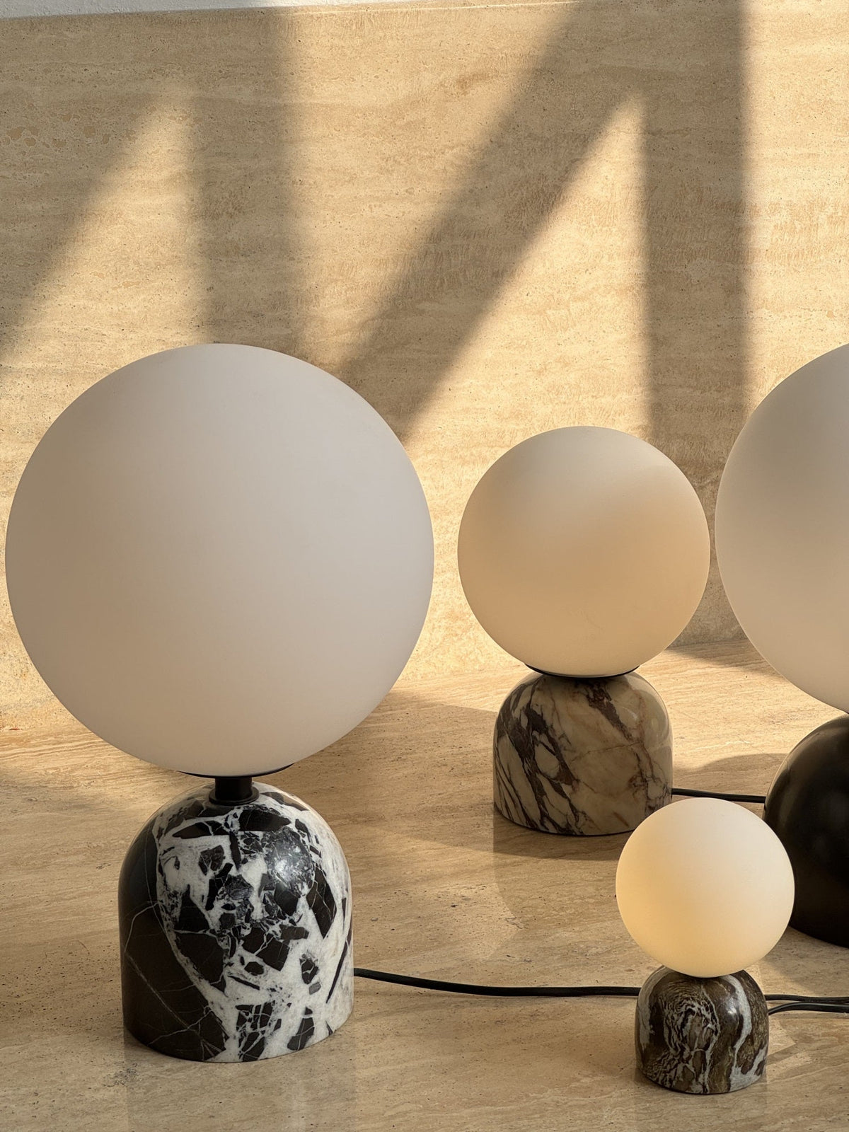 yannick-marble-table-lamp