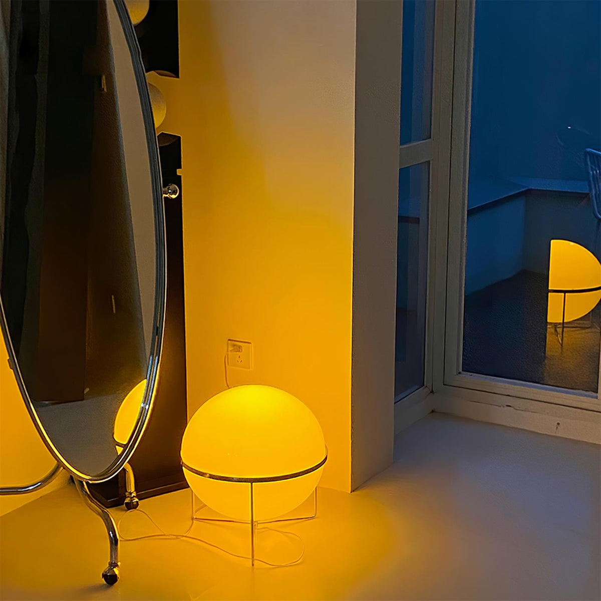 Yolk Table Light