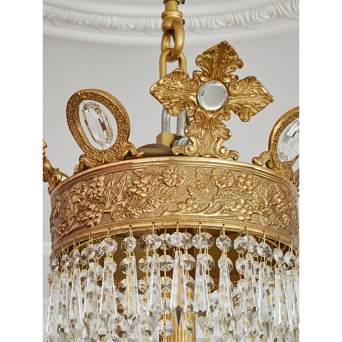 zaira-opulent-chandelier