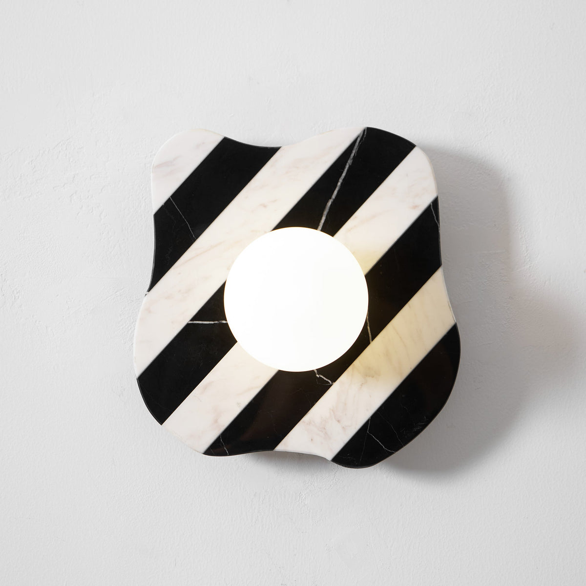 zebra-marble-wall-lamp