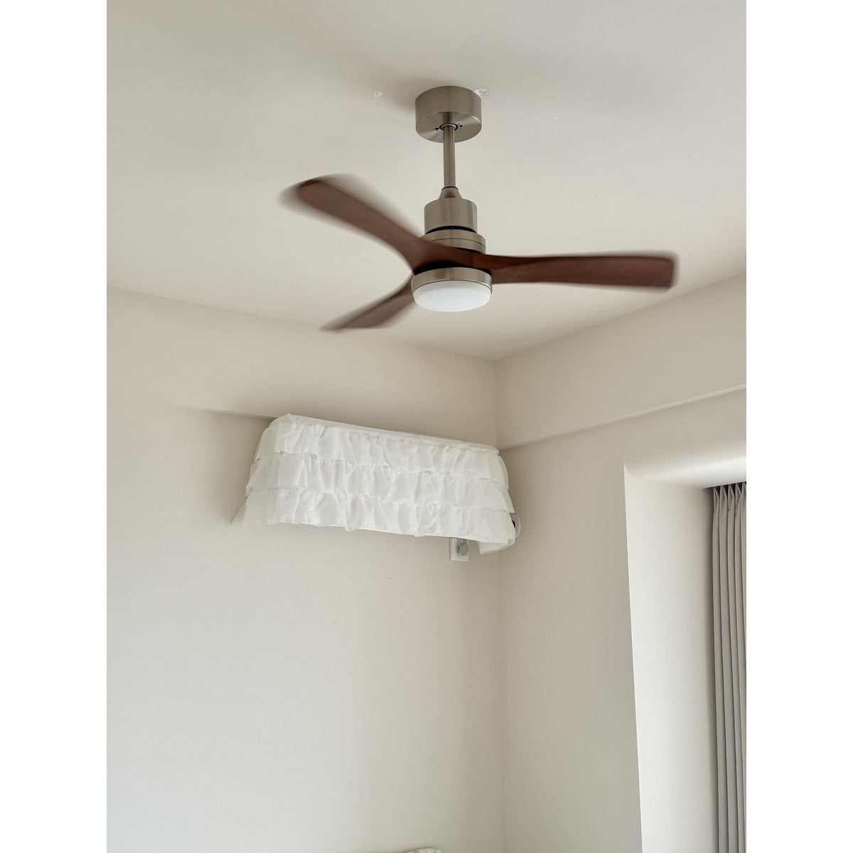 zephyr-wooden-fan-ceiling-light