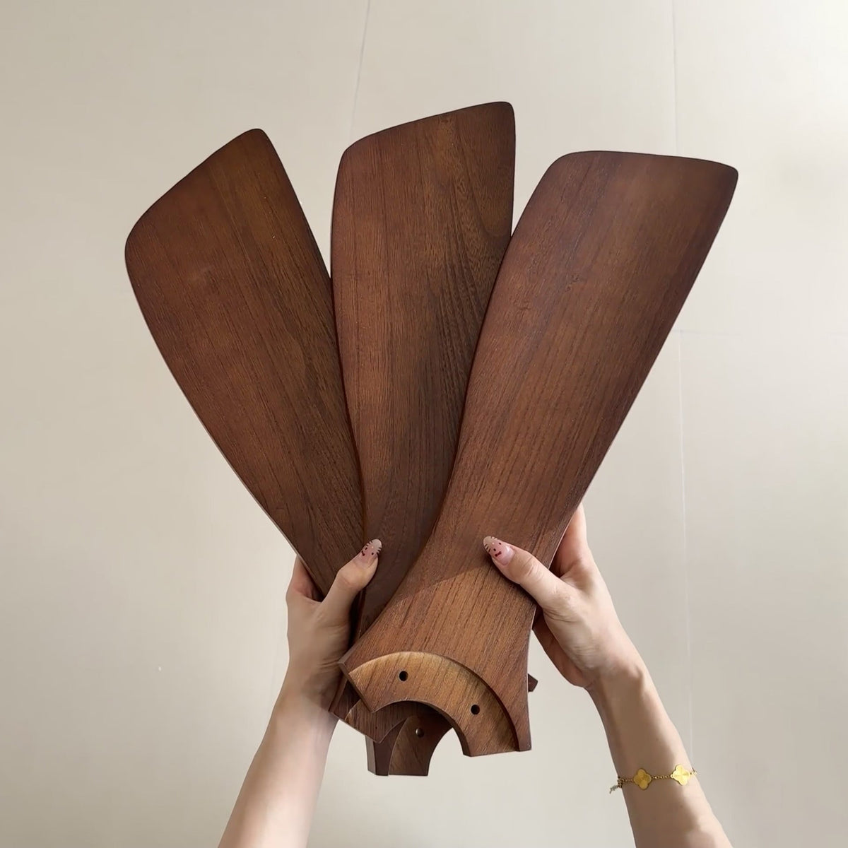 zephyr-wooden-fan-ceiling-light