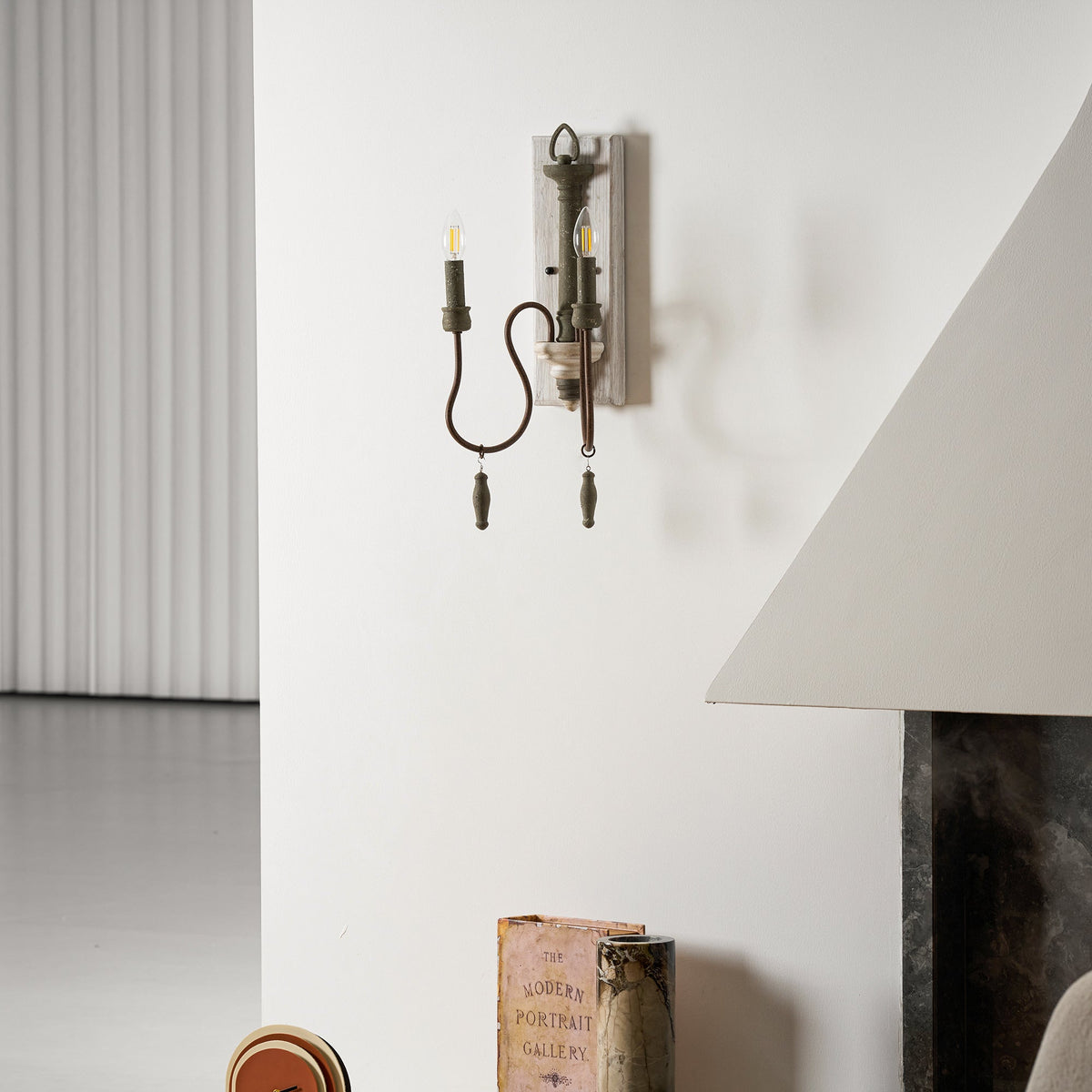 zoe-wall-lamp