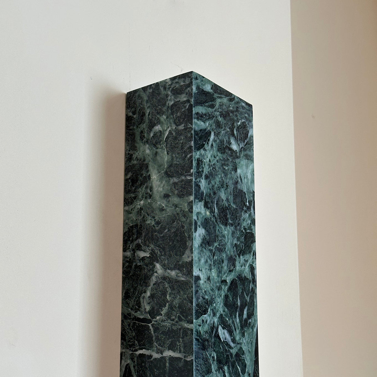 zurich-led-wall-lamp