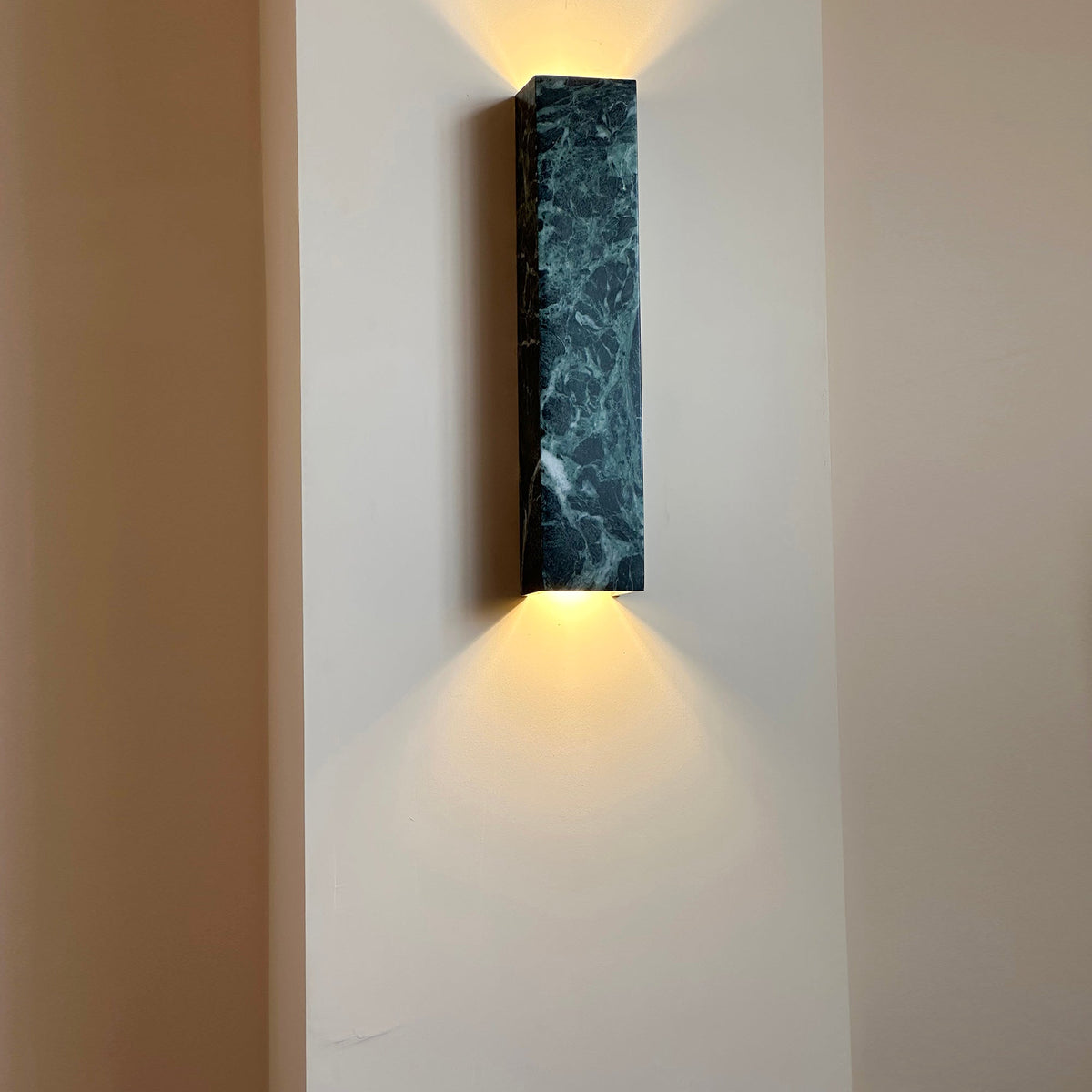 zurich-led-wall-lamp