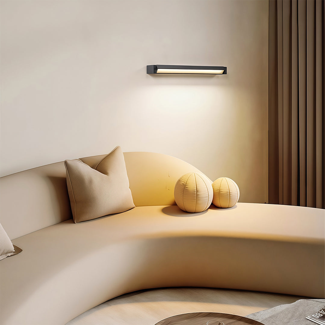 Rotatable Linear LED Wall Sconce in Black Aluminum