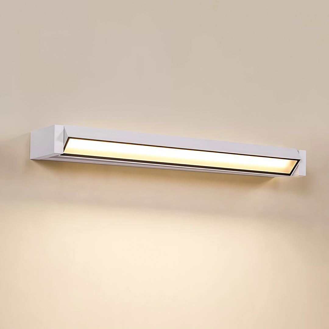Rotatable Linear LED Wall Sconce in Black Aluminum