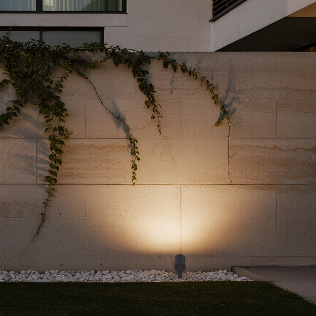 Luma Outdoor LED Spot Light – Modern Architectural Garden Uplight
