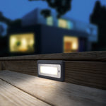 Recessed Step Light in Minimalist Aluminum for Architectural Outdoor Spaces