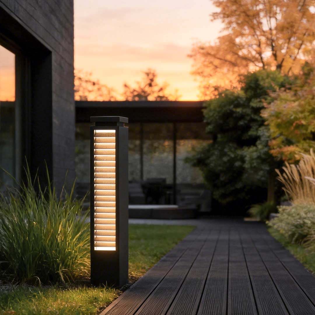 Streamlined Stainless Steel LED Bollard Light in Matte Black for Modern Landscapes