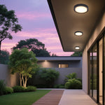 Minimalist Outdoor Wall Sconce in Black – Waterproof LED for Modern Facades