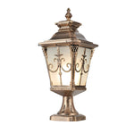 Solar-Powered Retro Post Light in Die-Cast Aluminum for Garden Paths
