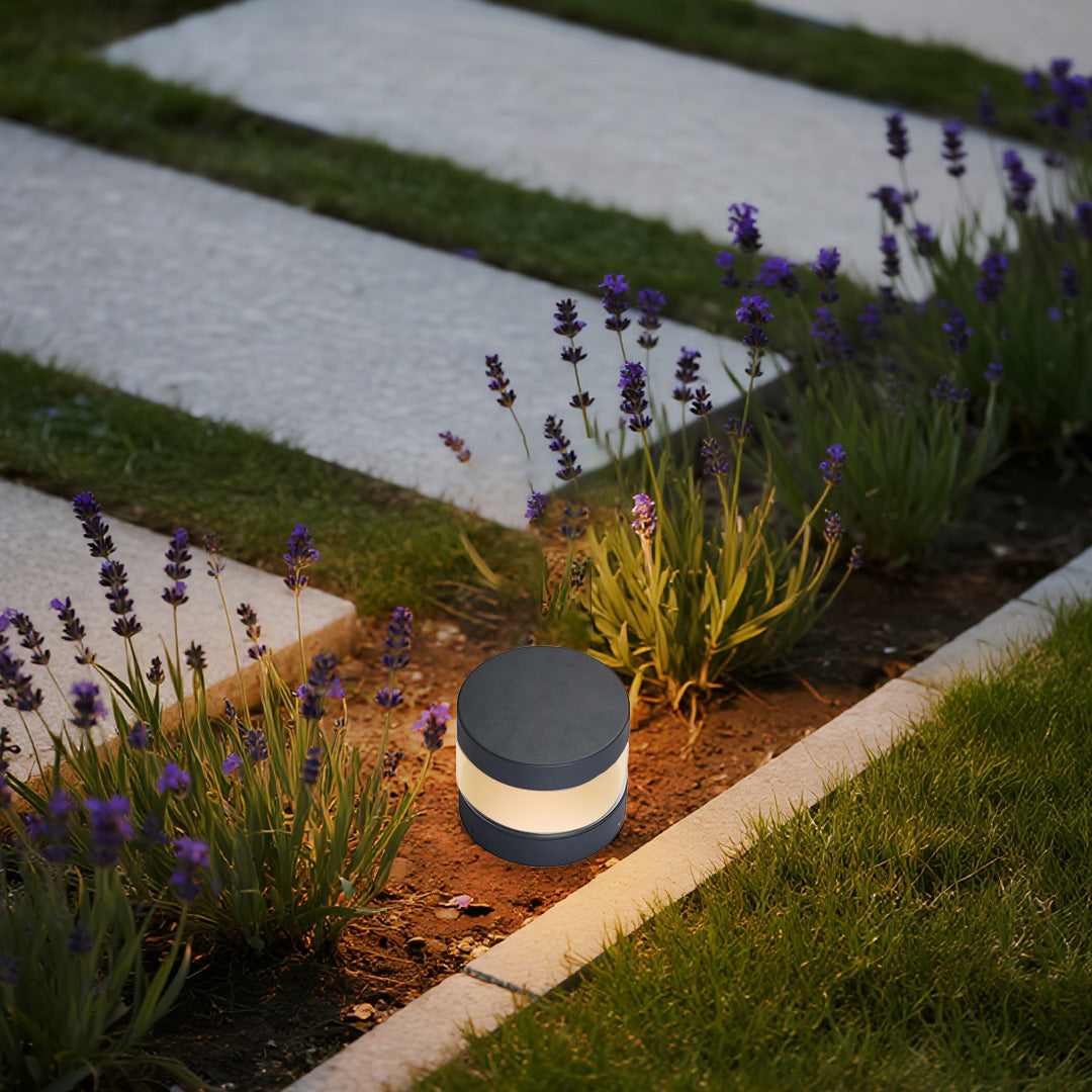 Minimalist LED Path Light – Sand Gray Aluminum Bollard for Modern Landscapes