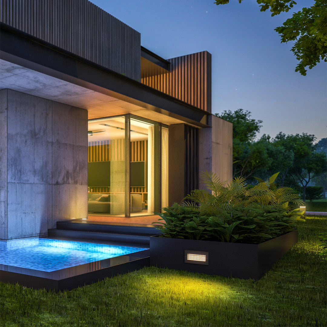 Minimalist Outdoor LED Step Light in Sand Gray Aluminum