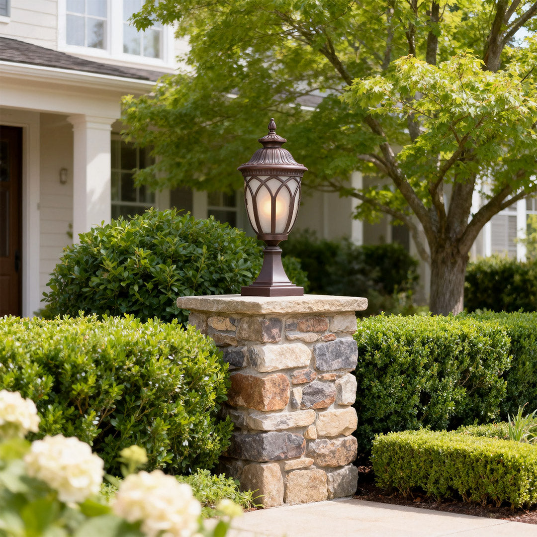 Luxury Weather-Resistant Cast Aluminum Garden Pillar Light with Clear Glass Shade