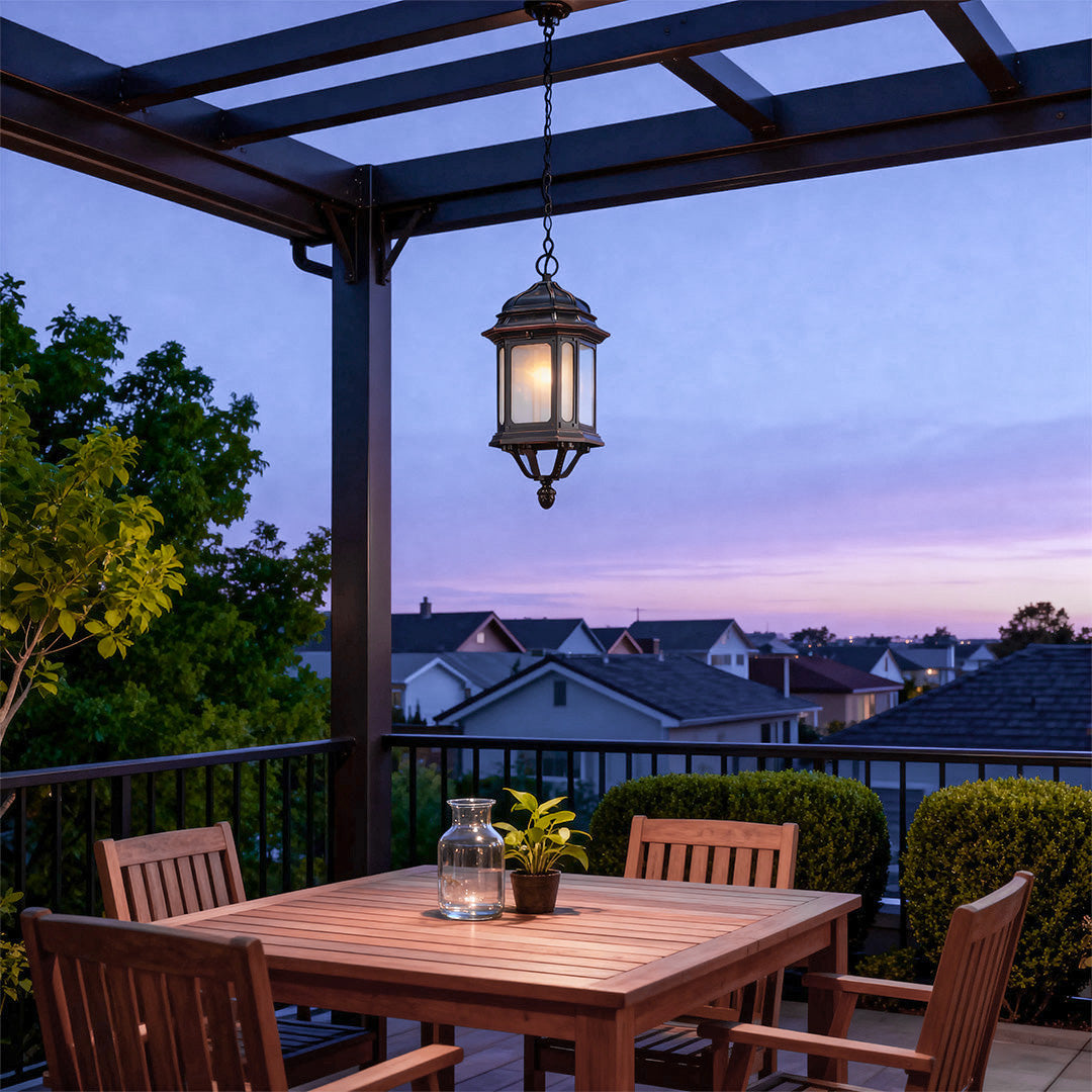 Outdoor Pendant Light with Adjustable Chain – IP44 Weatherproof Lantern