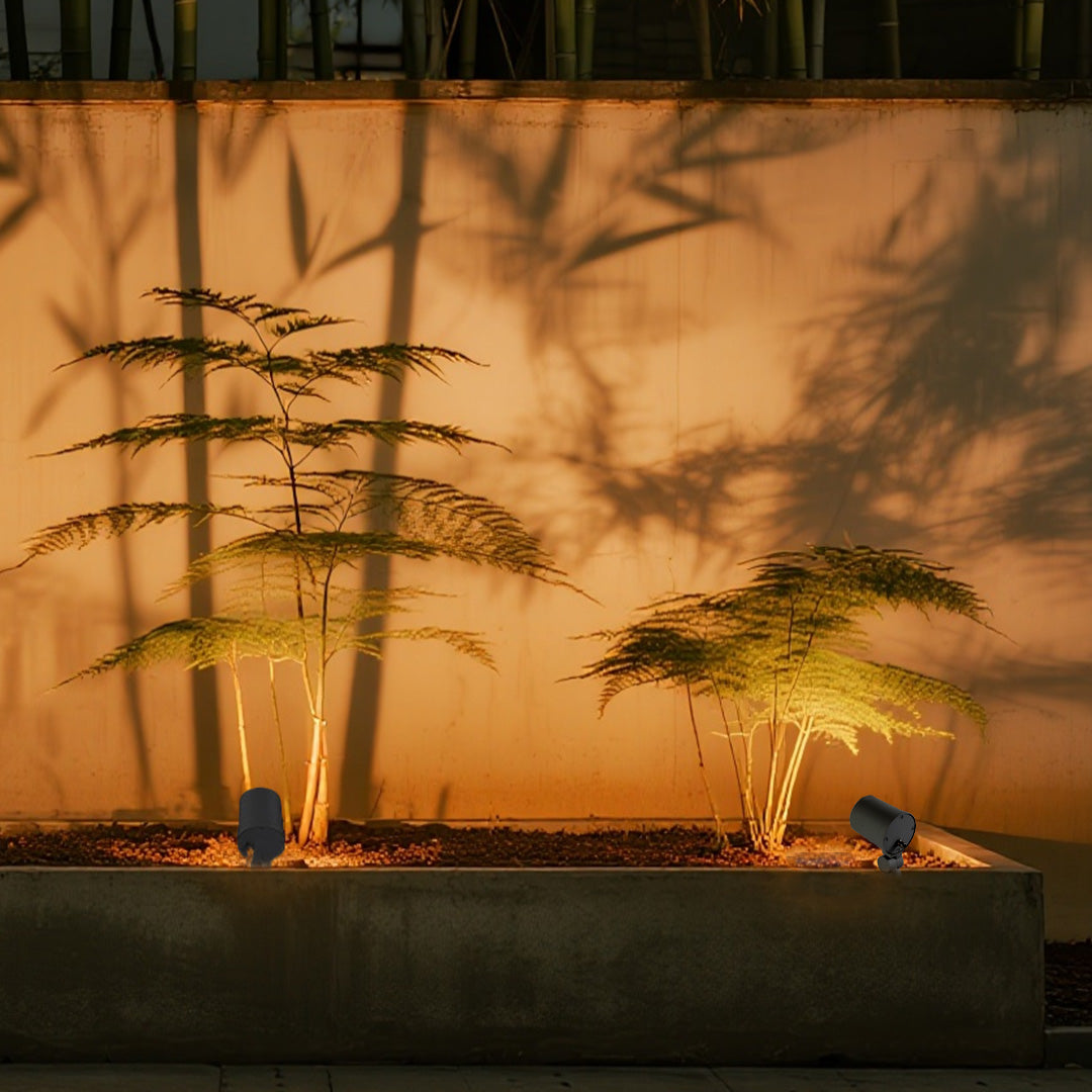 Luma Outdoor LED Spot Light – Modern Architectural Garden Uplight