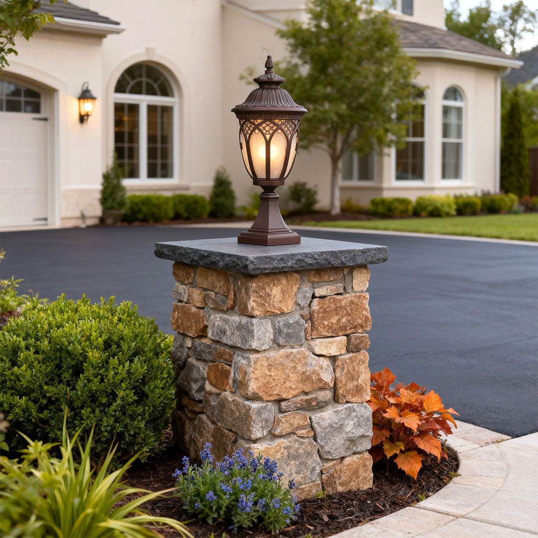 Luxury Weather-Resistant Cast Aluminum Garden Pillar Light with Clear Glass Shade