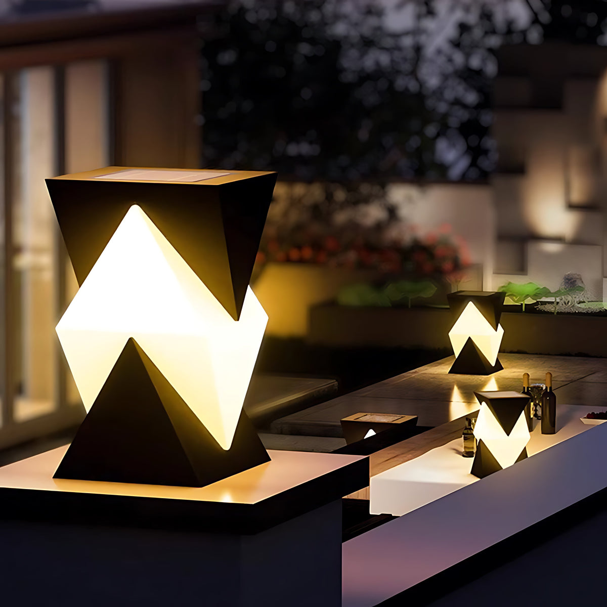 Modern Minimalist LED Pillar Light for Outdoor Spaces