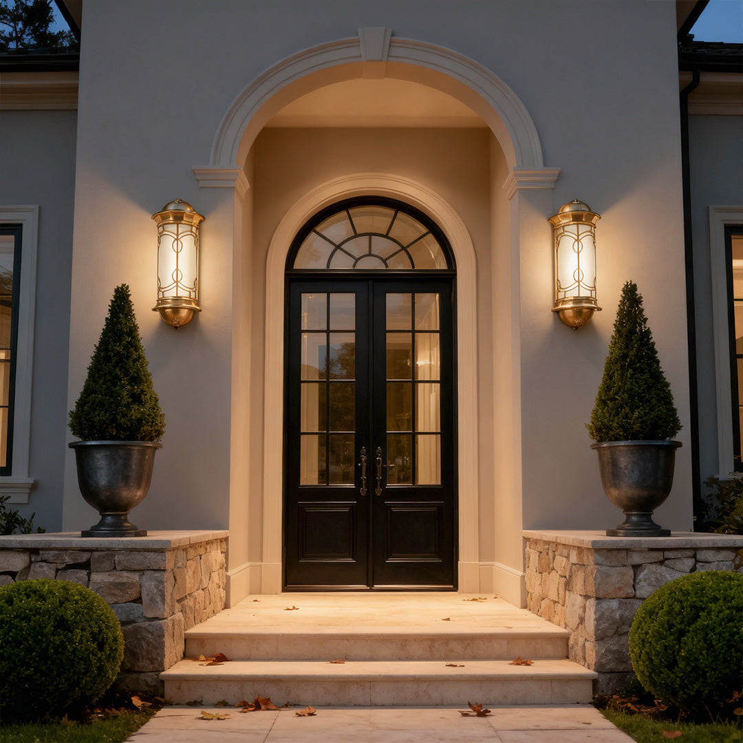 Aurelia Copper Outdoor Wall Sconce – European Vintage Lantern for Facades & Entryways
