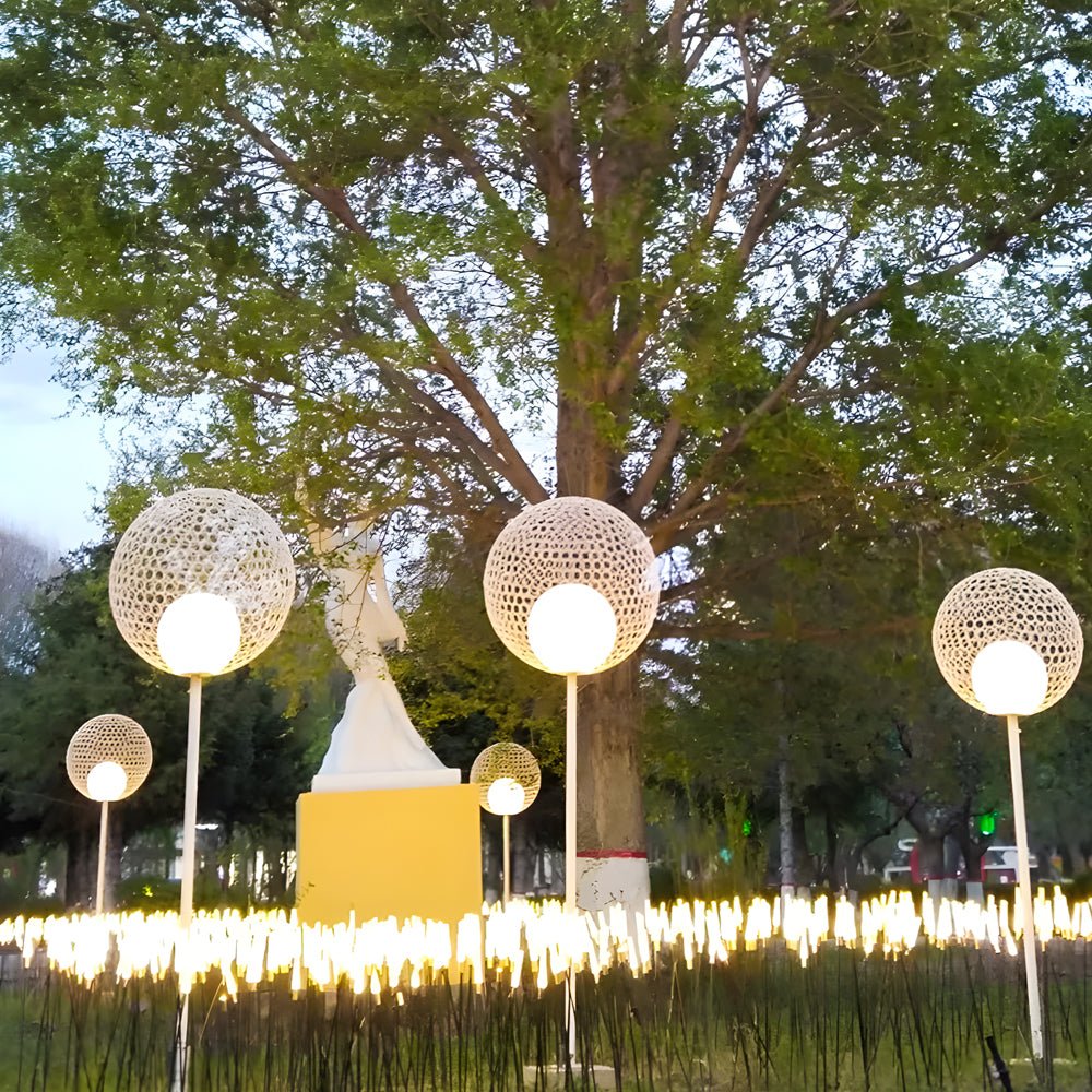 Dandelion Sphere LED Outdoor Pole Light – Modern Garden Illumination