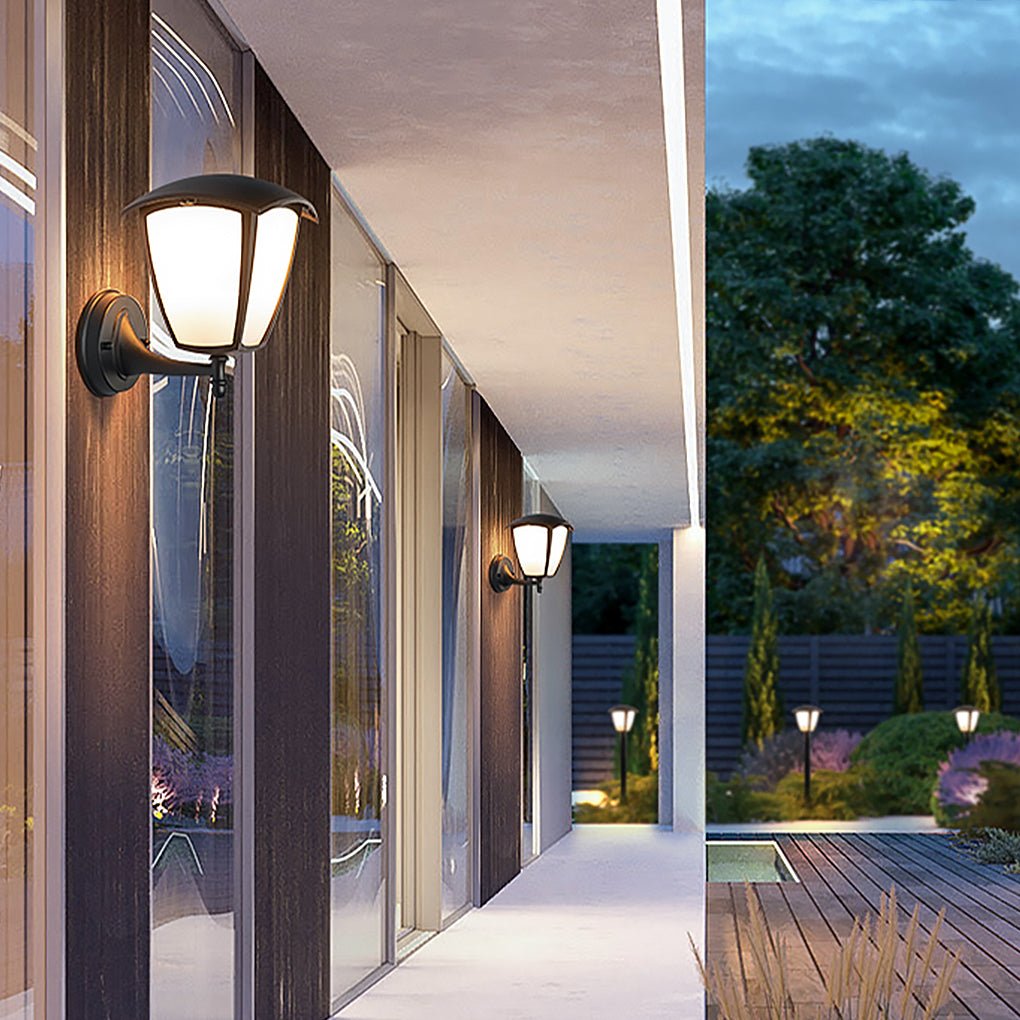 European Outdoor Landscape Lighting Fixture with Black Iron Frame