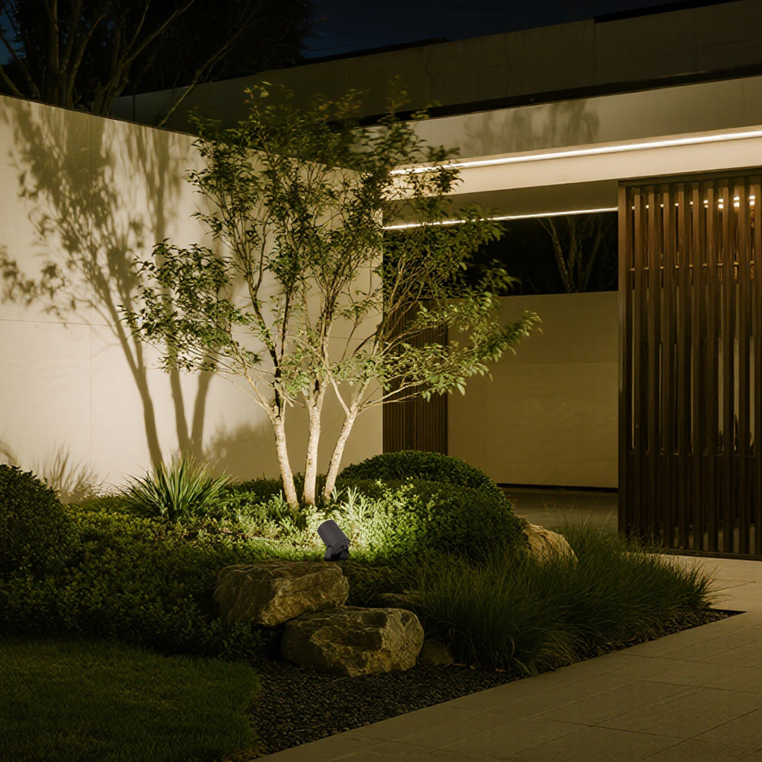 Round LED Landscape Spotlight in Modern Aluminum for Outdoor Spaces