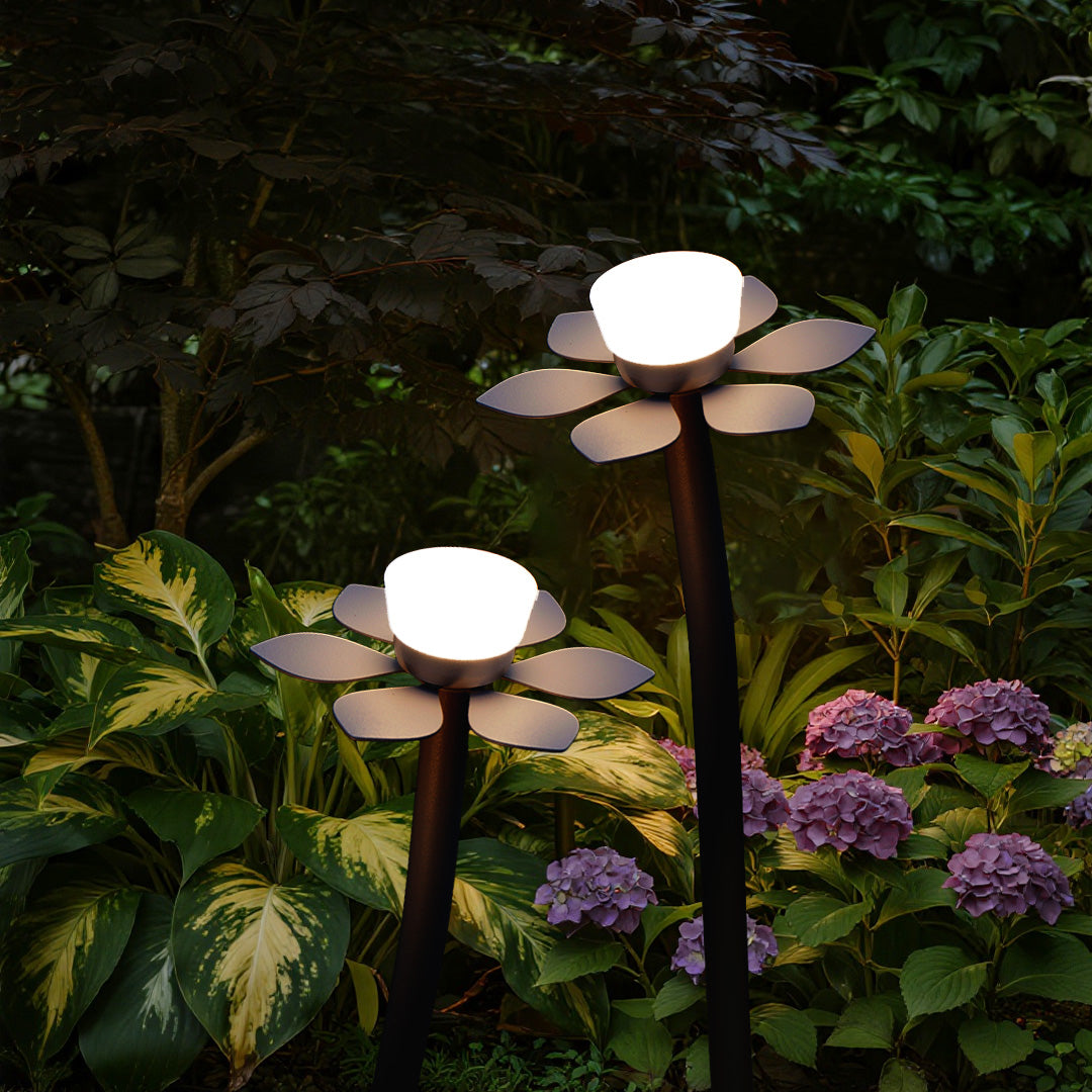 Modern Outdoor Pathway Lights LED Waterproof Landscape Lighting Set of 3