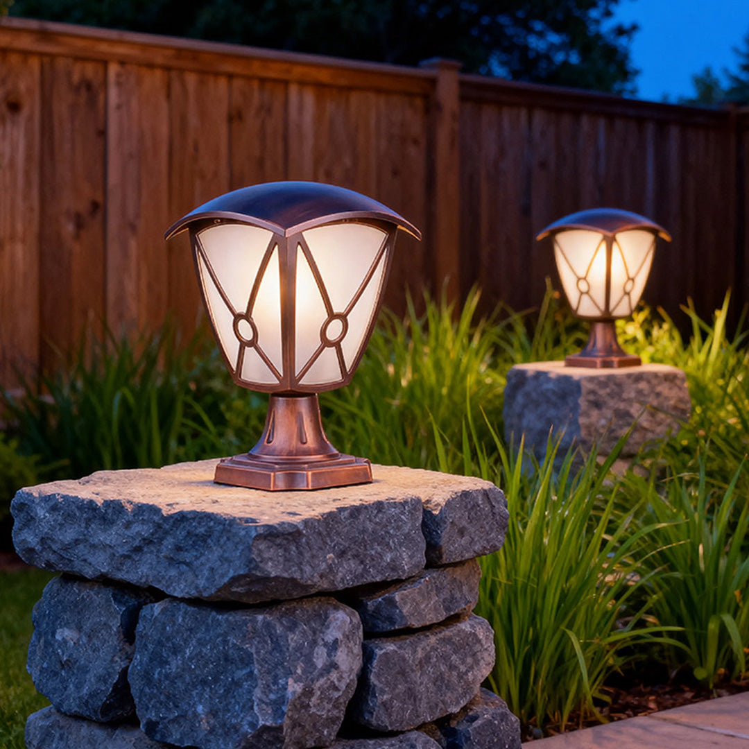 European Aluminum Pillar Light with LED Warm Glow for Garden and Courtyard