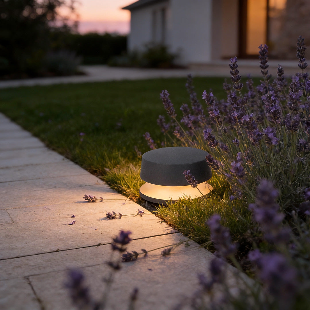 Modern LED Bollard Landscape Light – Minimalist Aluminum Path Lighting