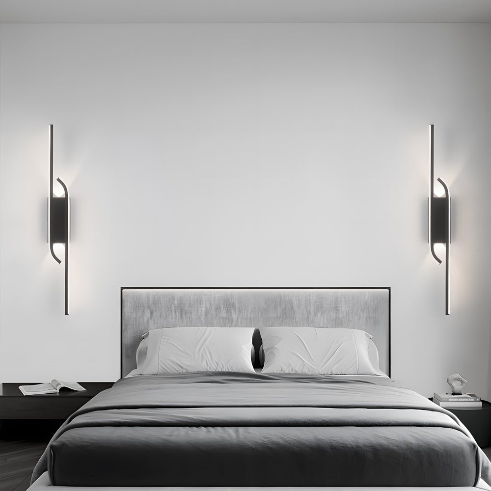 Modern Black Aluminum LED Linear Wall Light for Bedroom and Living Room