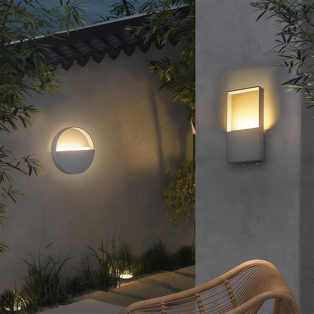 Modern Outdoor Wall Sconce with Integrated LED – Waterproof Architectural Lighting