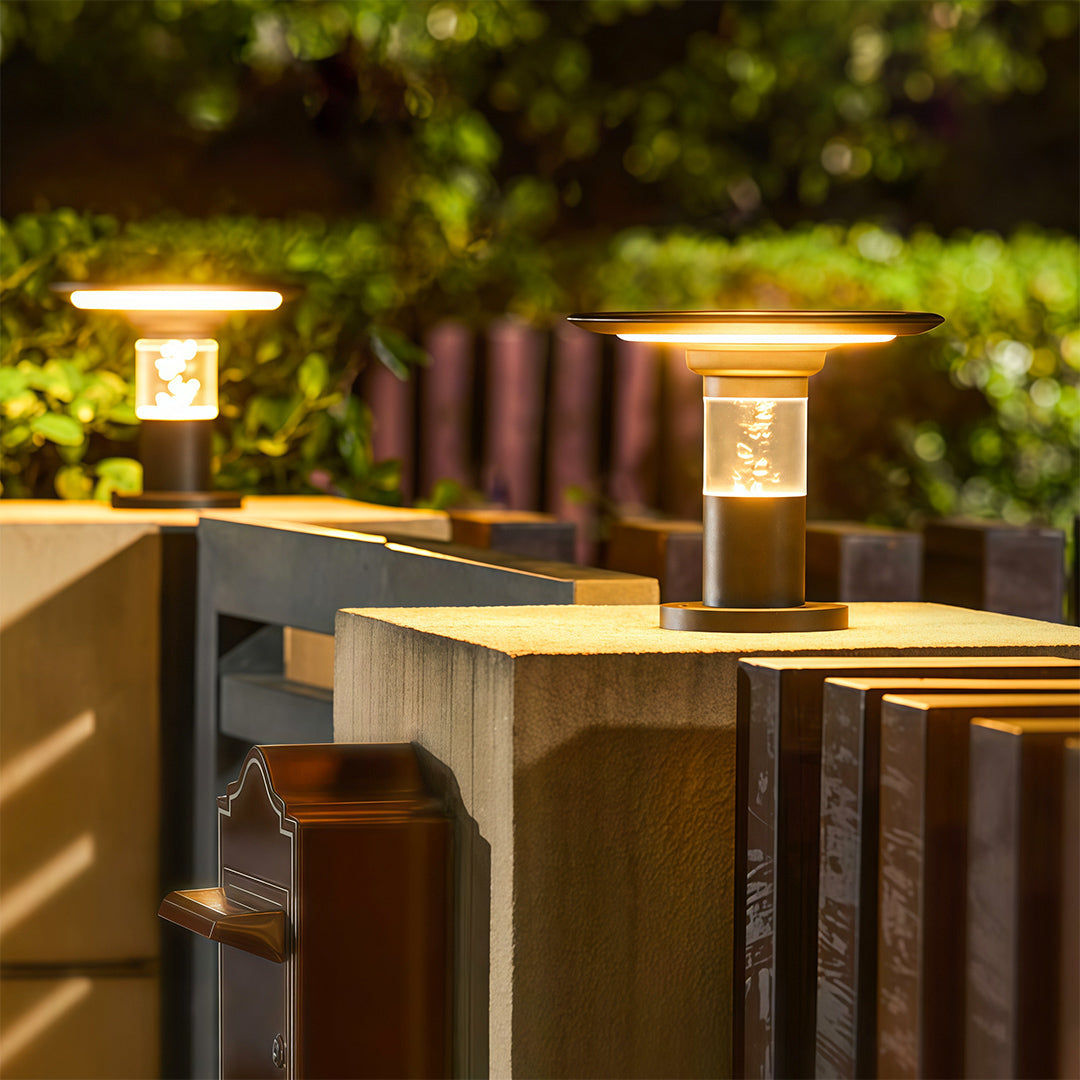 Solar Post Cap Light in Black Aluminum for Outdoor Columns