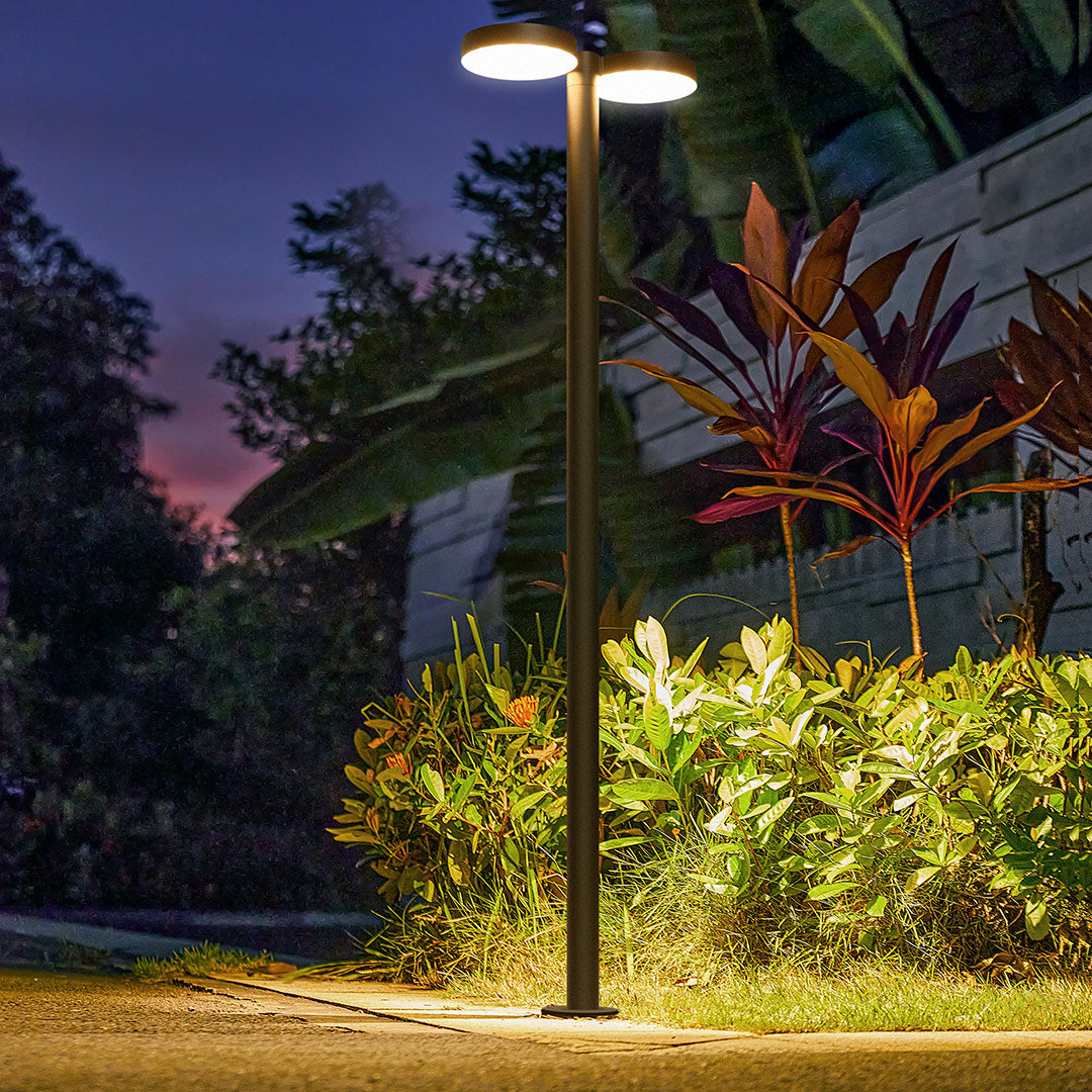 Solar-Powered Architectural LED Garden Light in Black Aluminum