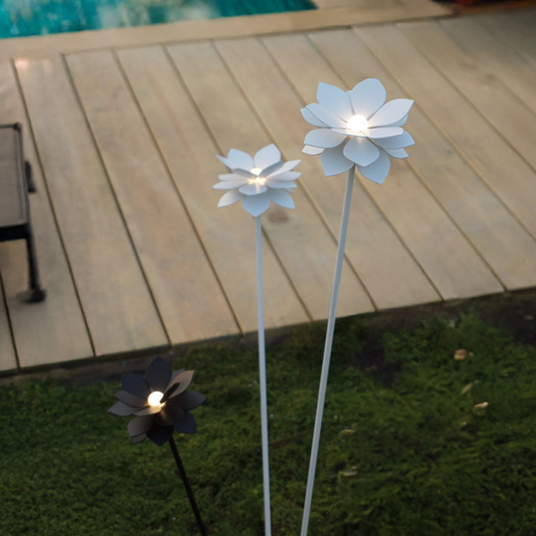 Lumière Floral LED Landscape Garden Light – IP65 Waterproof Outdoor Flower Lamp