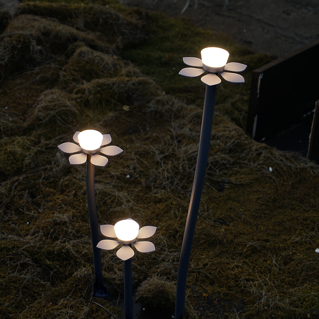 Modern Outdoor Pathway Lights LED Waterproof Landscape Lighting Set of 3