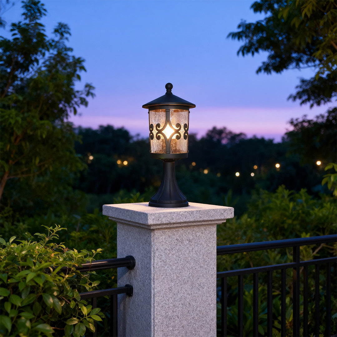 European Aluminum Outdoor Pillar Light with Clear Glass Shade