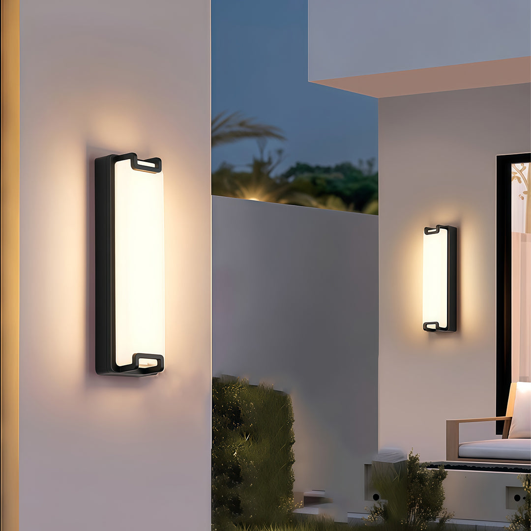 Modern Minimalist Outdoor Wall Sconce in Black Aluminum with LED