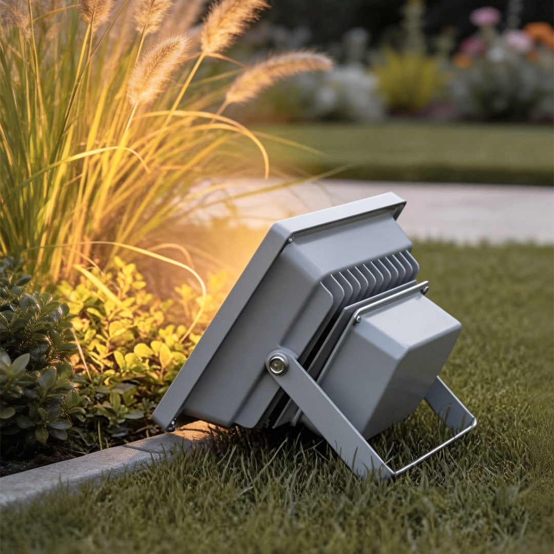 Outdoor Landscape Flood Light with Adjustable Color Temperature