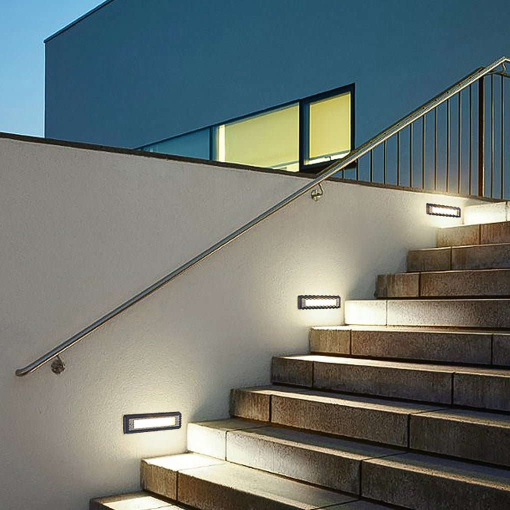 Architectural LED Step Light in Die-Cast Aluminum for Outdoor Pathways