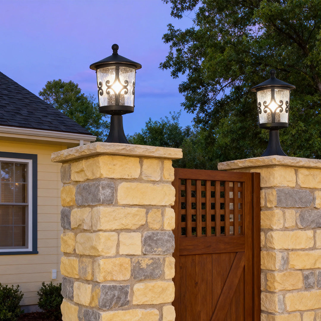 European Aluminum Outdoor Pillar Light with Clear Glass Shade