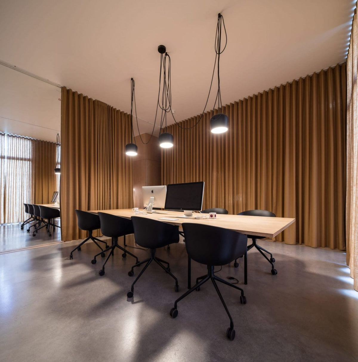 Aim Pendant Light