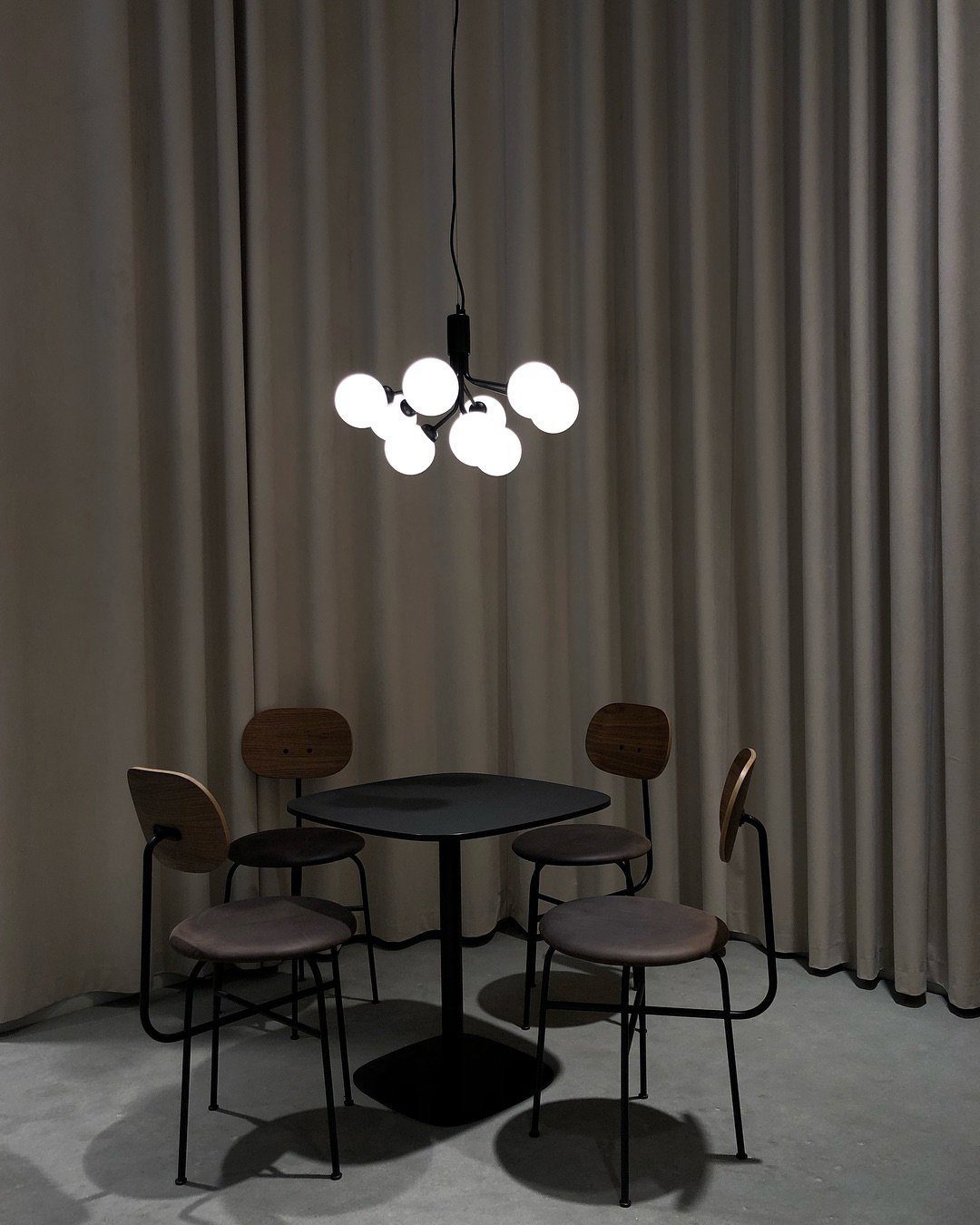 Apiales Chandeliers